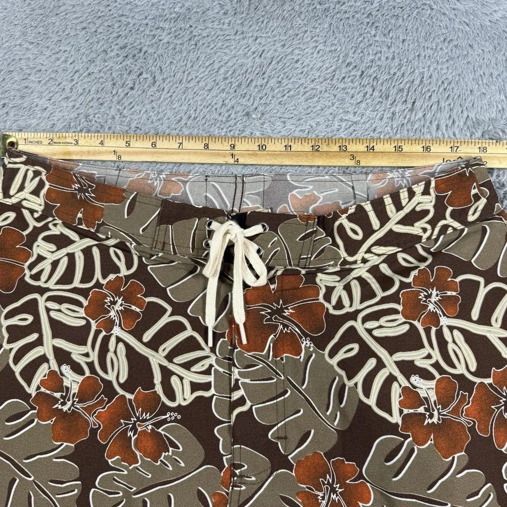 Toes on the‎ Nose Mens FloralPrint Boardshorts Trunks Size 36 brown Made In Usa